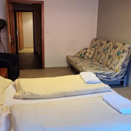 Nevinne Apartmany Колин Экстерьер фото