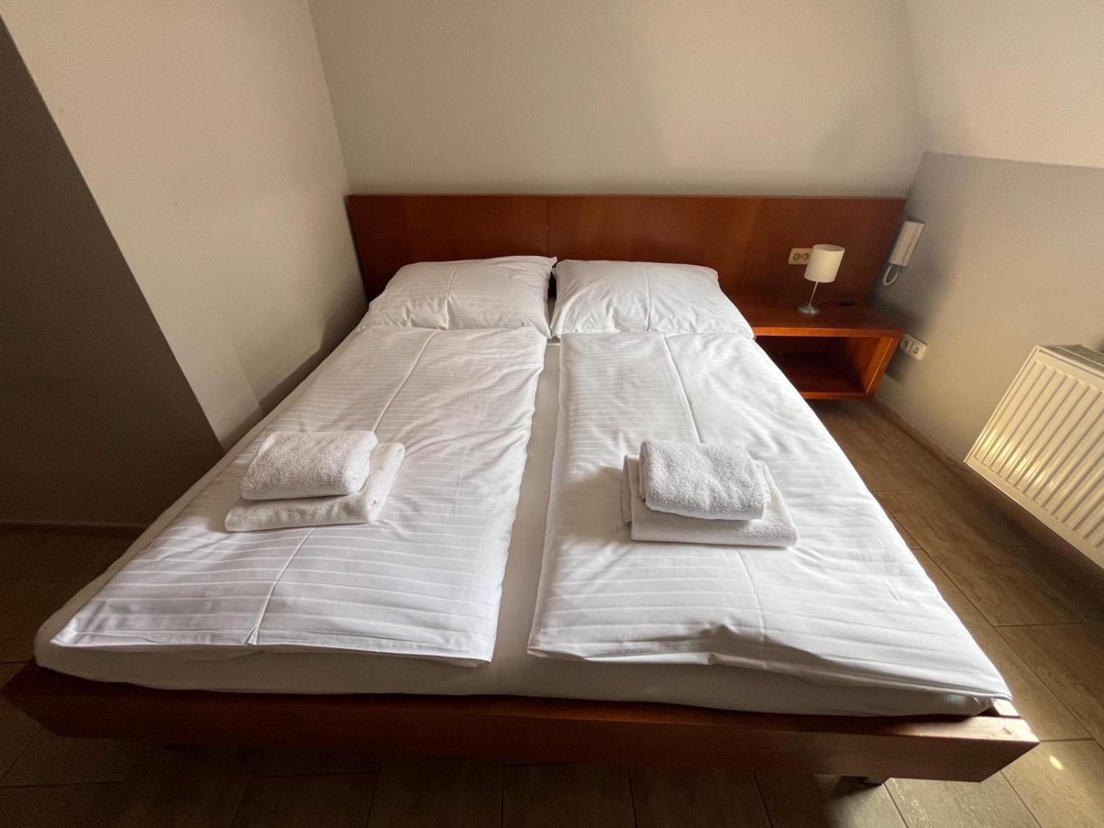 Nevinne Apartmany Колин Экстерьер фото